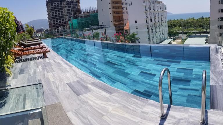 Infinity Pool - 5 min walk to beach - Sekong Apartment - Chambres d'hôtes Đà Nẵng
