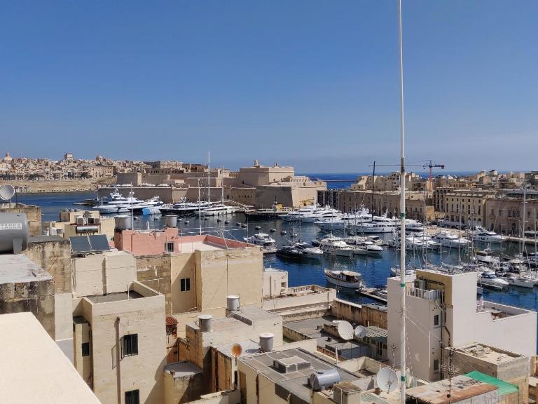 The Penthouse Flat-terrace&view - Chambres d'hôtes Senglea
