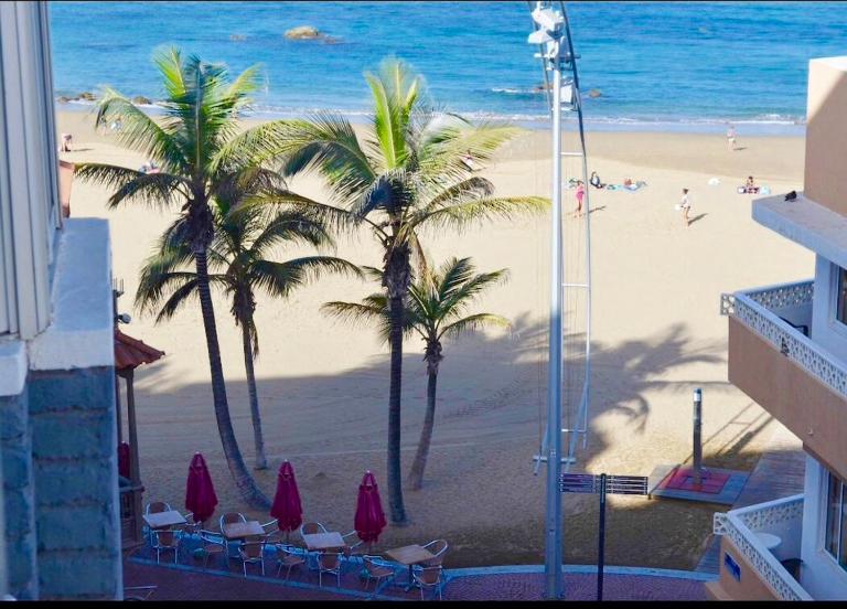 Primera Línea Playa Canteras with Sea View - B&B Las Palmas de Gran Canaria