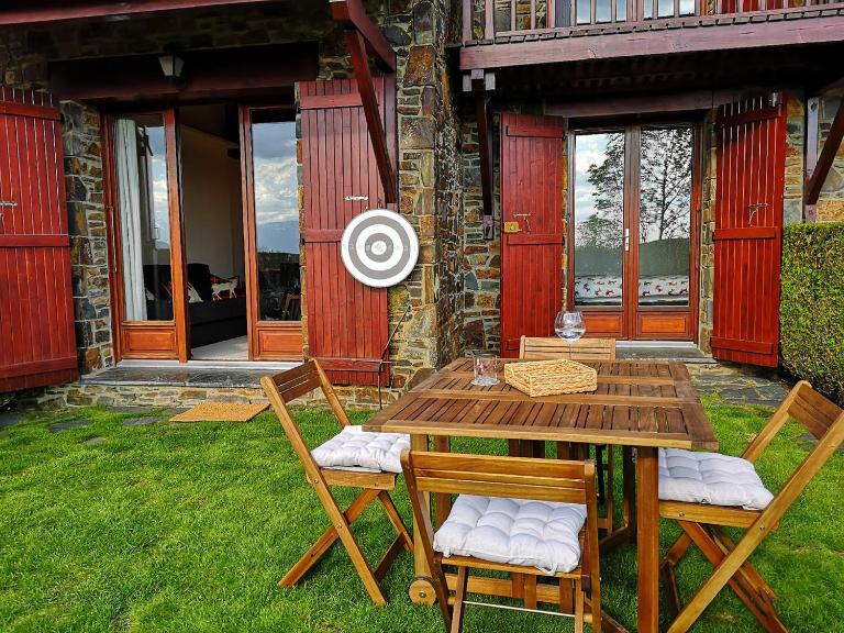 Preciosa casa adosada con piscina en Santa Leocadia - Ferienwohnung Sainte-Léocadie