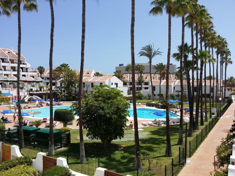 Duplex Parque Santiago 2 close to pool, sea + beach, central, Wifi, heated pool - B&B Playa de las Américas