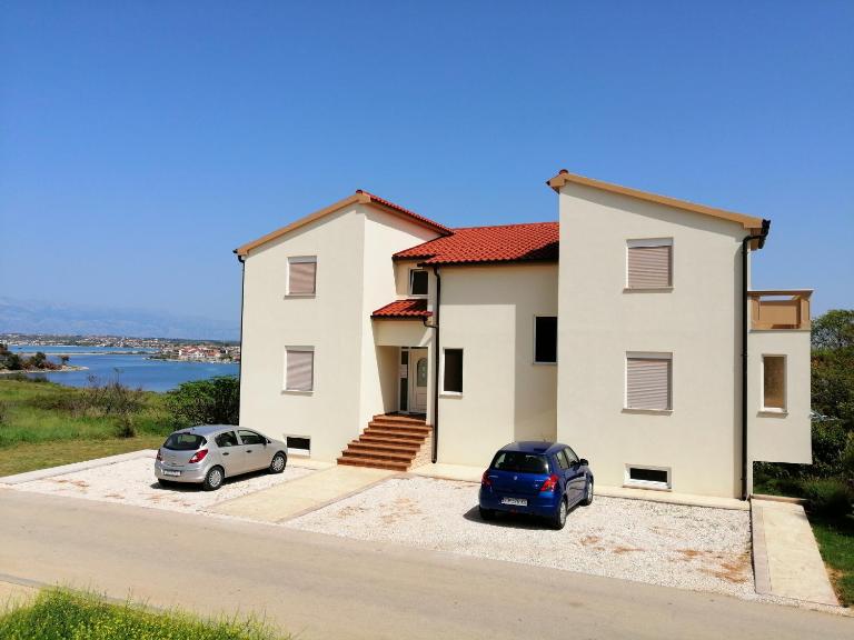 Apartments Monika Nin - Bed and Breakfast Nin