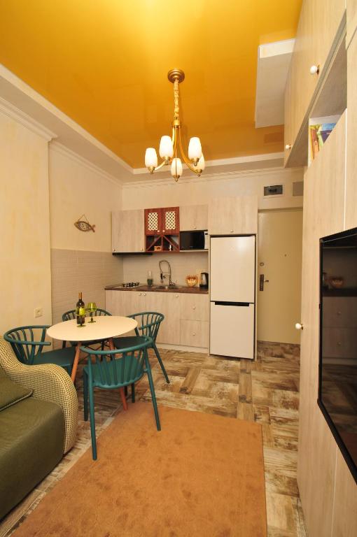 Apartments with a view of the Trinity Holy - Bed and Breakfast Batoemi