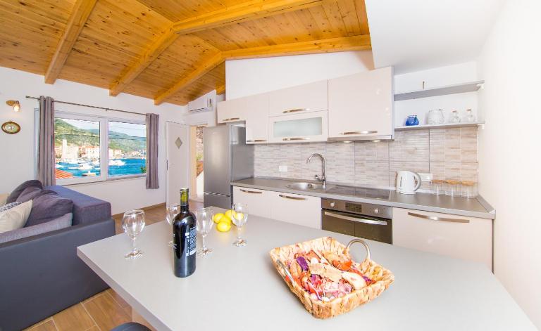 Seahouse Komiža - B&B Komiža