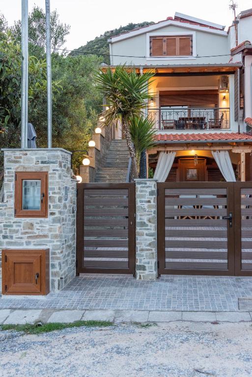 Cavas Luxury Apartments - B&B Irakleitsa