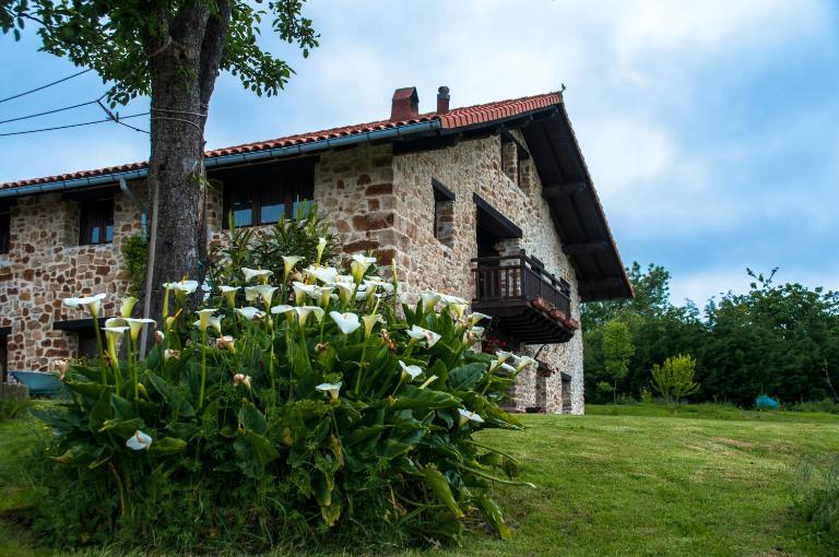 Apartamentos Rurales Larrago - Chambres d'hôtes Bustiyerro