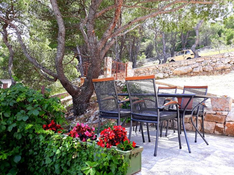 Apartment Teuta - B&B Žirje