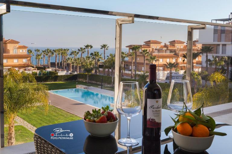 BIOKO Holiday Apartment - B&B Cabo Roig