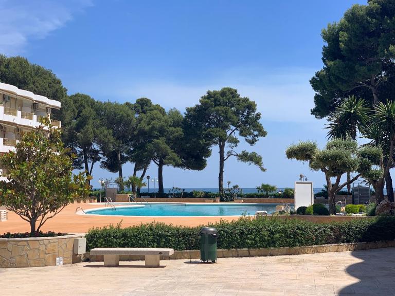 COSTA DAURADA APARTAMENTS - Internacional Luxe - Bed and Breakfast Cambrils