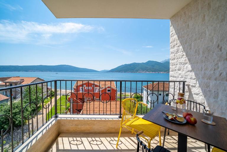 Sealine Apartments A1 - Bed and Breakfast Tivat