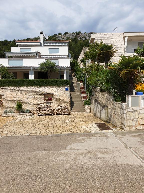 Apartmani Bratuša - B&B Murter
