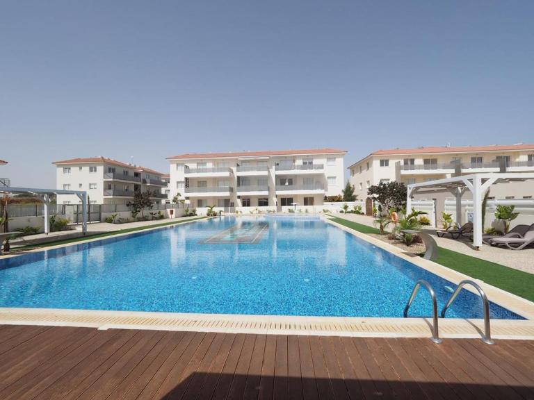 SunnyCozy Family Apartment Walk to the Beach - B&B Paralímni