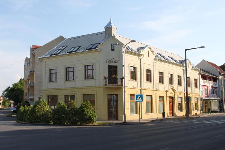 Spirit Apartman - Chambres d'hôtes Hajdúszoboszló