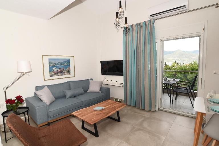 Melia Luxury Suite with pool - B&B Irakleitsa