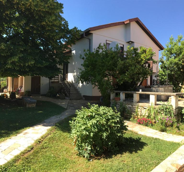 Two-Bedroom Countryside Apartment - Ferienwohnung Marčana