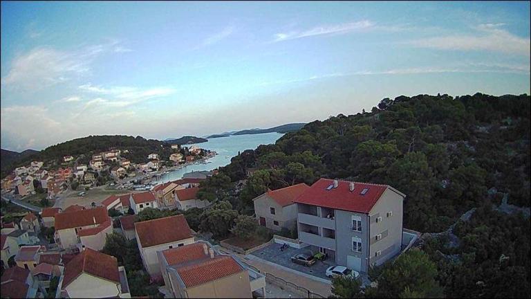 TAL - B&B Tisno