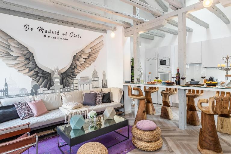 Waou SKY OF MADRID es MIA - Corta Duración - Bed and Breakfast Madrid