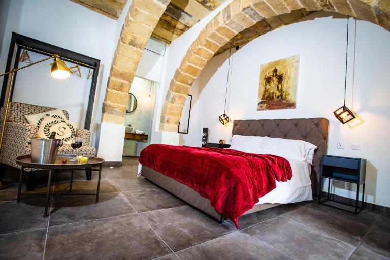 Pjazza Suites Boutique Hotel by CX Collection - B&B Siggiewi