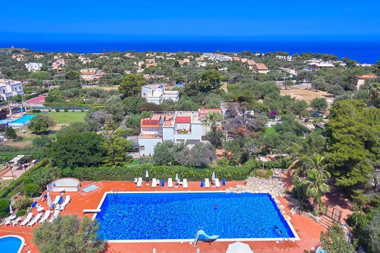 Casa del Melograno con idromassaggio e giardino - B&B Terrasini