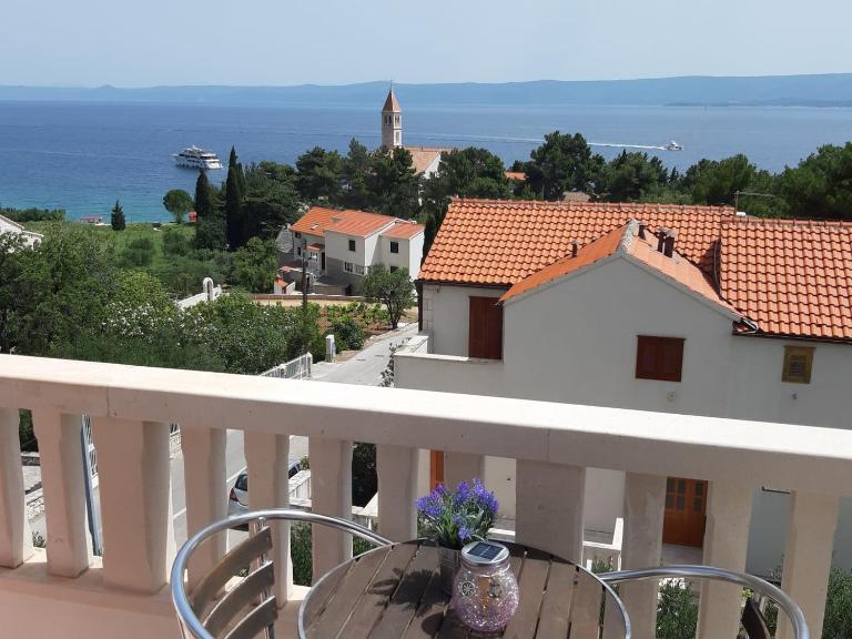 Liliana Bol Apartment with Wonderful Sea View Near the Beaches - B&B Bol