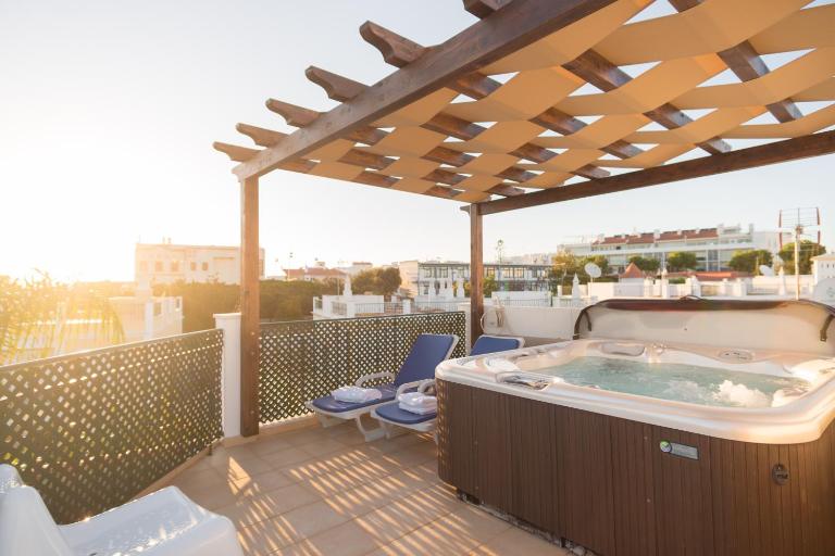 Villa Ria Rose, Alto da Ria 23 - jacuzzi and beach - Chambres d'hôtes Alvor