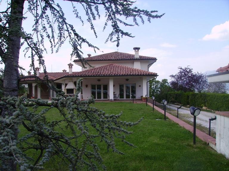 Villa Linda Bed And Breakfast - B&B Sulmona