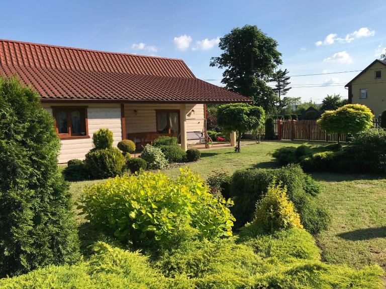 Chatka pod Dębami dla pracowników firm - B&B Brzeźnica