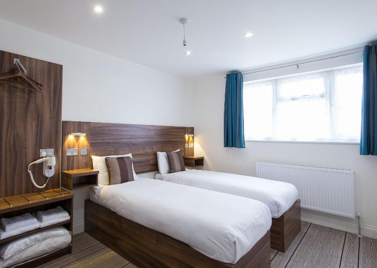 Heathrow-Windsor Guest House - B&B Slough