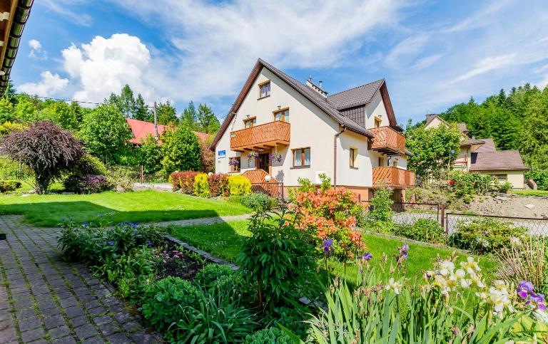Apartament i Pokoje Gościnne u Lusi - basen z podgrzewaną wodą od czerwca - B&B Wisła