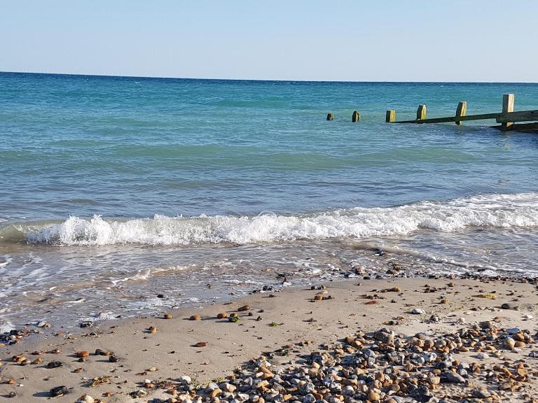 The Cottages by the Sea Free parking - Chambres d'hôtes Littlehampton