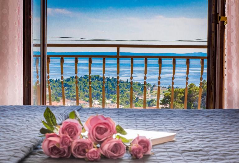 Apartment Iva with sea view - Chambres d'hôtes Makarska