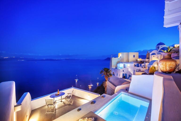 Diamond Luxury Suites Collection - B&B Oía