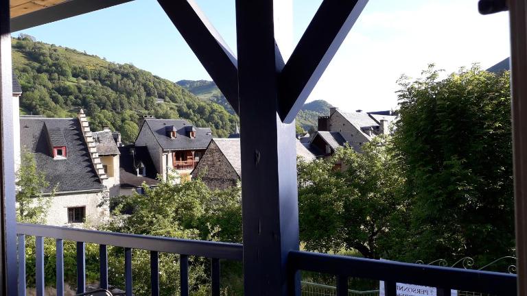 Le balcon face à l'Aspin - B&B Arreau