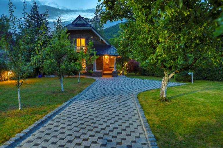 Holiday Home Villa Sara - B&B Bihać