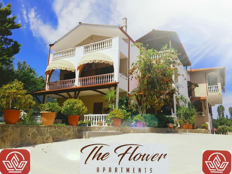 THE FLOWER APARTMENTS - Bed and Breakfast Toróni