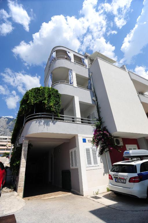 Milic Apartments - B&B Macarsca