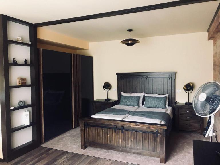 Xili's Central Apartment, Netflix & Free Parking - B&B Braşov
