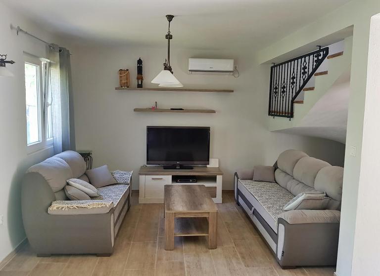 Vacation Home Naluka - B&B Donji Morinj
