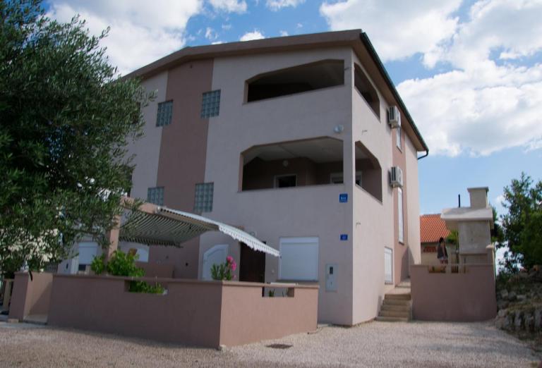 Apartmani Most - B&B Maslenica