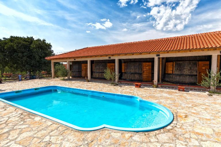 Agroturizam Duvančić - Konoba dida Marka - B&B Drniš