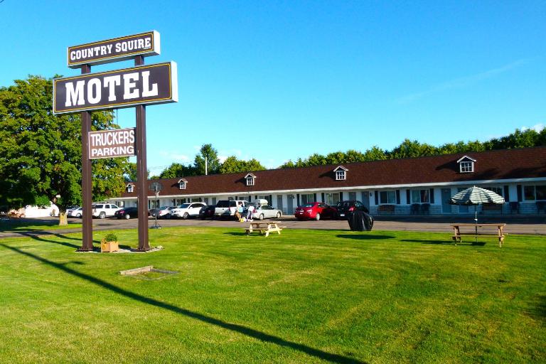 Country Squire Motel - B&B Arnprior