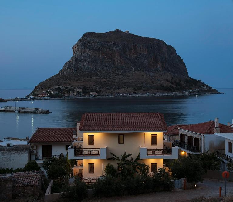 Cyrenia Guesthouse - Bed and Breakfast Monemvasia