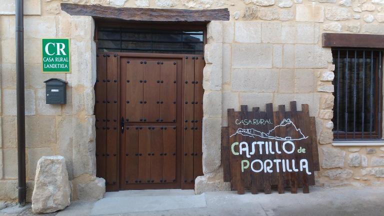 Castillo de Portilla Casa Rural - B&B Zabalate / Portilla