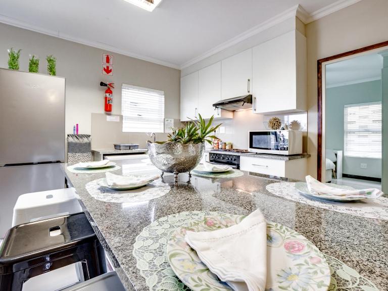 Westwood Skye 12 Grace Avenue - B&B Durban