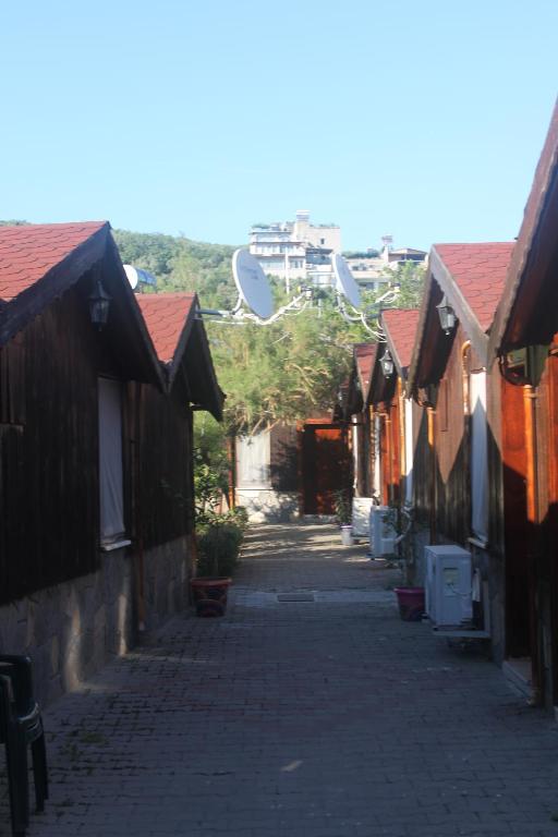 Huzur Pansiyon ve Cay Bahcesi - B&B Bursa