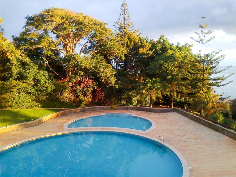 Un Balcon Sur La Mer - B&B Funchal