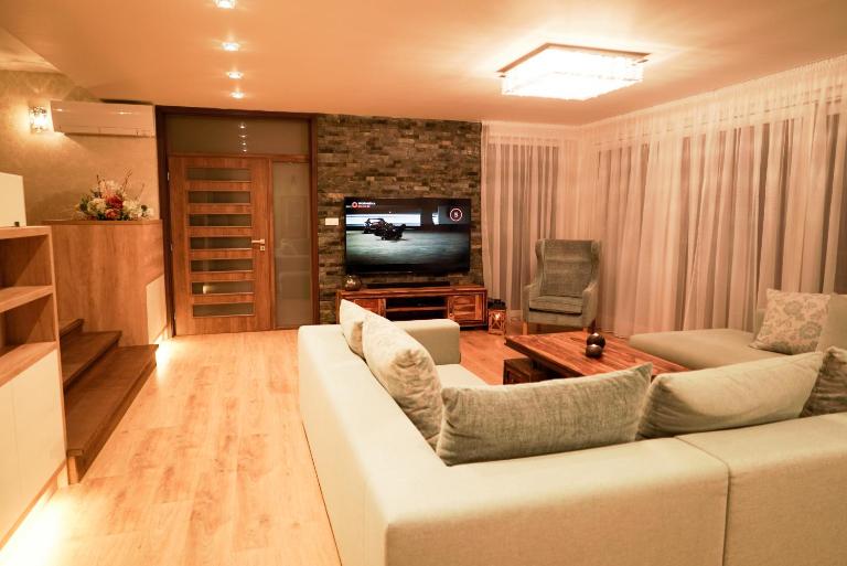 Luxury Villa - Ferienwohnung Moravany nad Váhom
