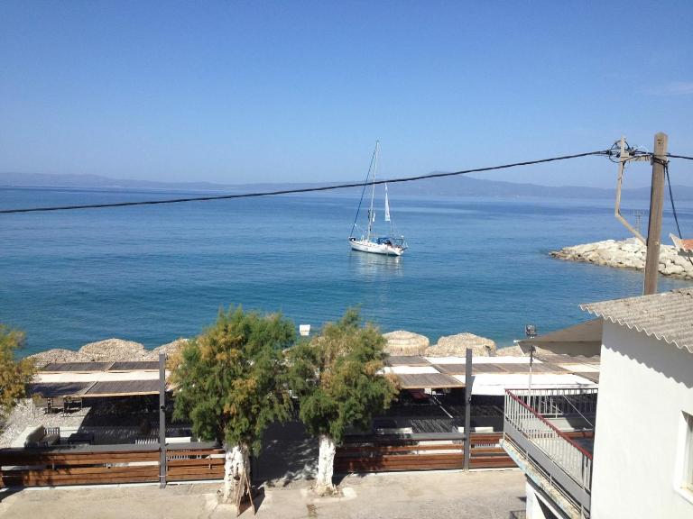 Agali 2 maizonette front of the sea - B&B Akrogiali