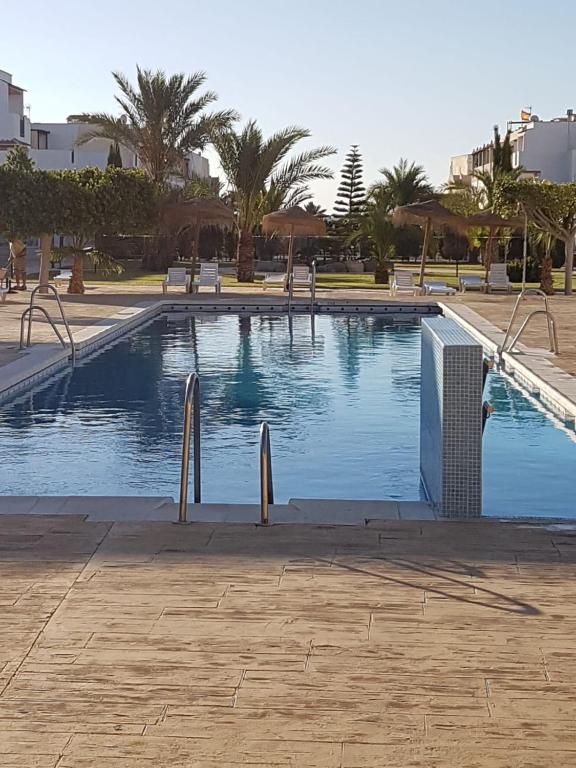 CASA BAJA EXTRAORDINARIA EN URBANIZACIÓN NATURISTA! - Chambres d'hôtes Las Bombardas