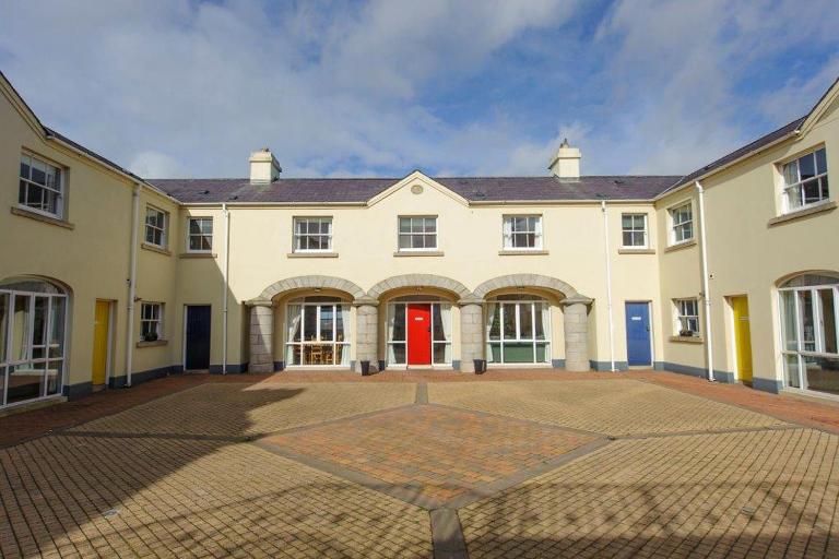 The Downshire Arms Apartments Hilltown - Chambres d'hôtes Newry